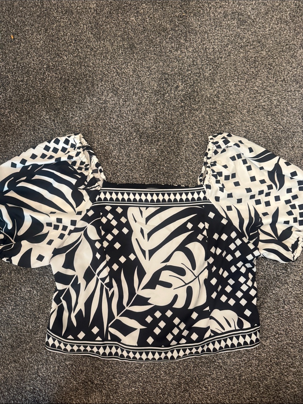 Nine West Black & White Puff Sleeve Crop Blouse